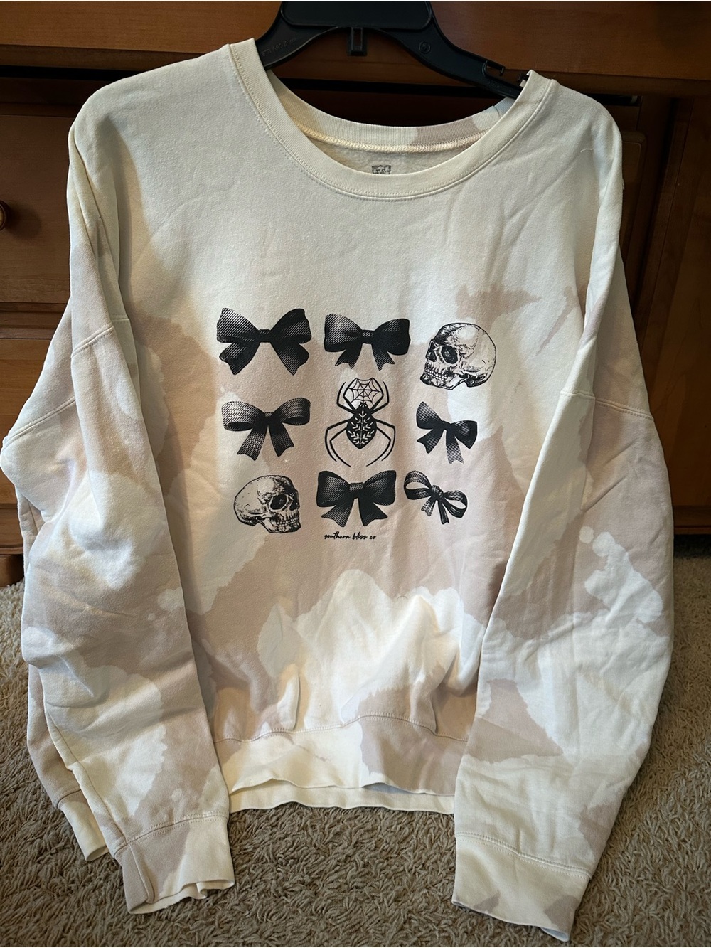 SOUTHERN BLISS SKULL & BOWS SWEATSHIRT